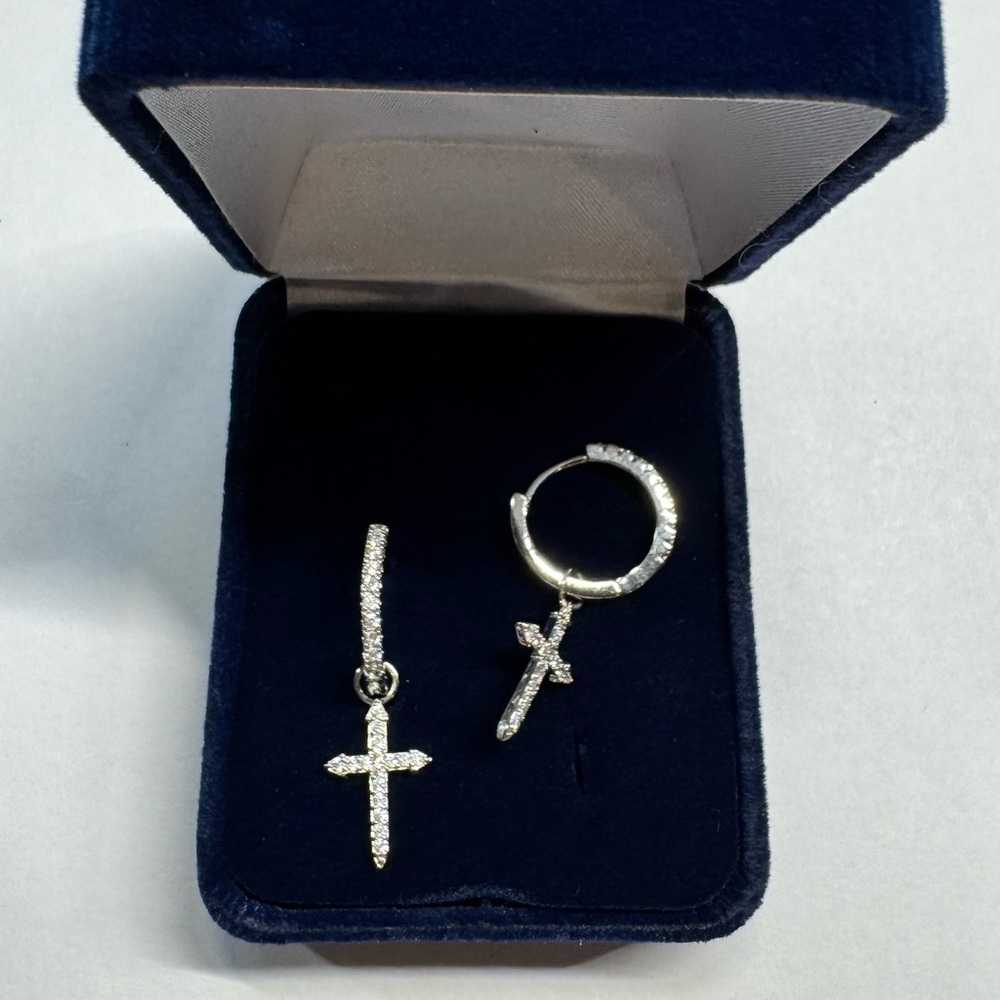 Montana Silversmiths Sparkling Silver Cross Earrings - Picture 3 of 3